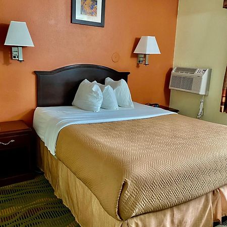 Travelodge By Wyndham La Porte/Michigan City Area מראה חיצוני תמונה