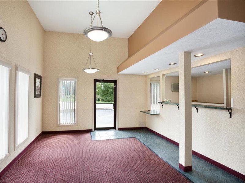 Travelodge By Wyndham La Porte/Michigan City Area מראה חיצוני תמונה