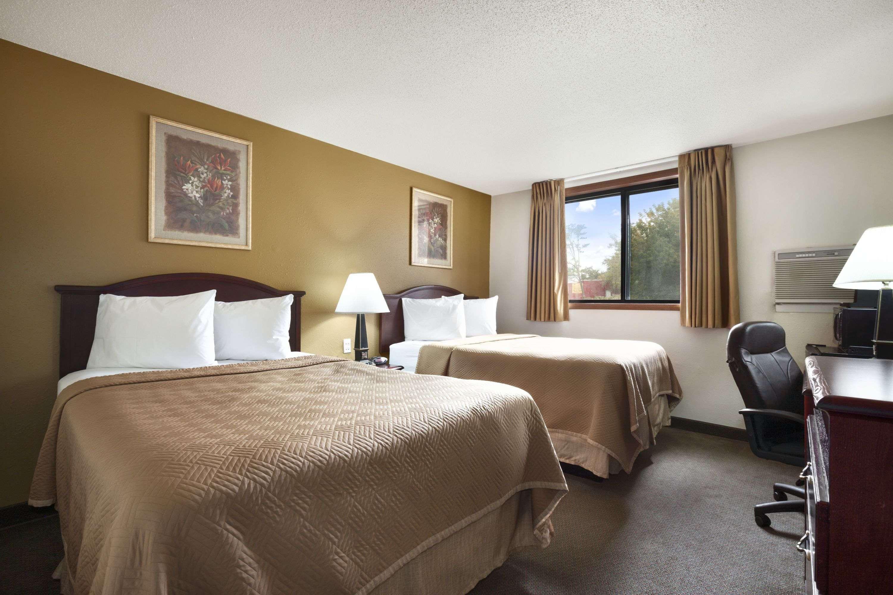 Travelodge By Wyndham La Porte/Michigan City Area מראה חיצוני תמונה